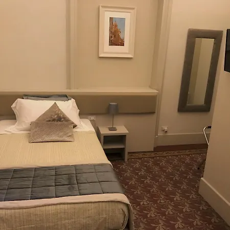 Guest house Magione Del Re 3*